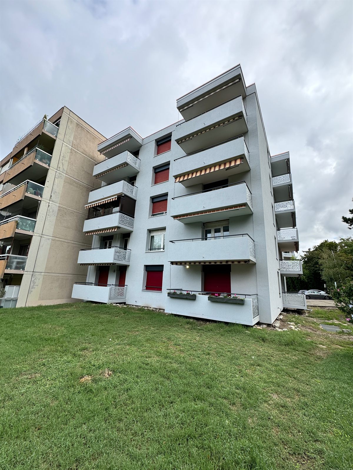 Immeuble de logements à Genève après isolation et nouveau crépi des façades